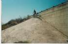 ����  